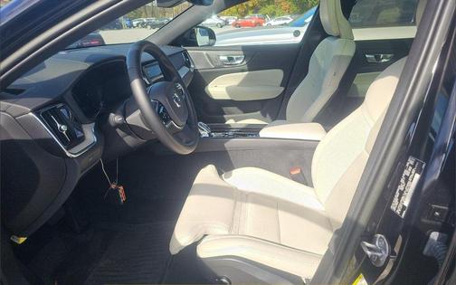 2023 Volvo V60 Cross Country B5 Ultimate