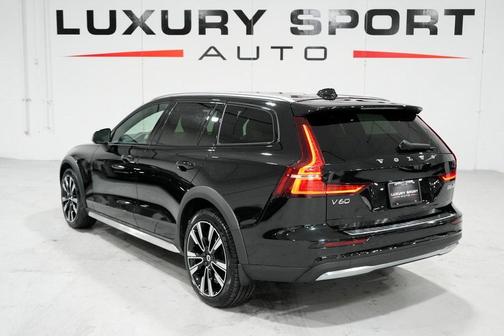 2023 Volvo V60 Cross Country B5 Ultimate