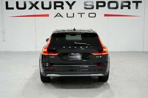 2023 Volvo V60 Cross Country B5 Ultimate