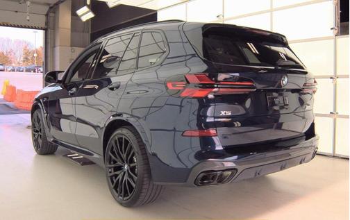 2025 BMW X5 M60i