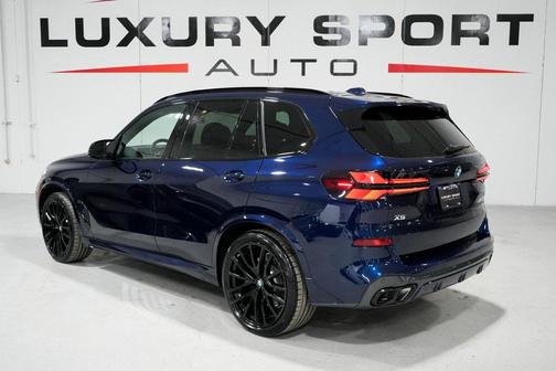2025 BMW X5 M60i