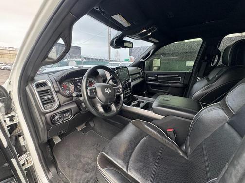 2023 RAM 2500 Laramie Crew Cab 4x4 6'4' Box