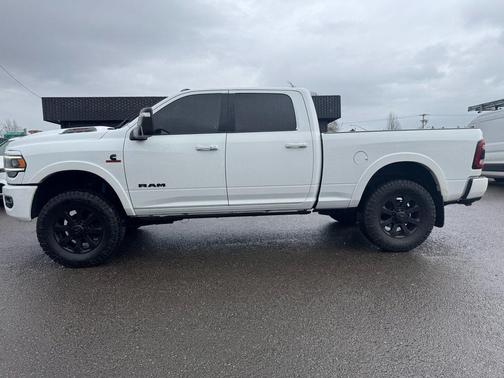 2023 RAM 2500 Laramie Crew Cab 4x4 6'4' Box
