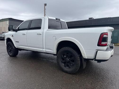 2023 RAM 2500 Laramie Crew Cab 4x4 6'4' Box