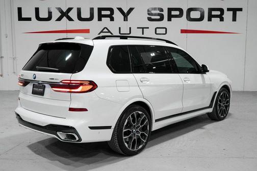2024 BMW X7 xDrive40i