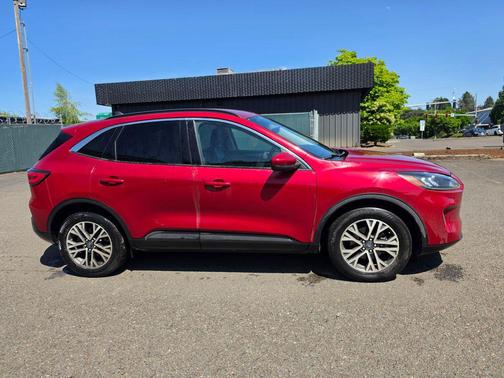 Rapid Red Metallic Tinted Clearcoat 2020 Ford Escape SEL