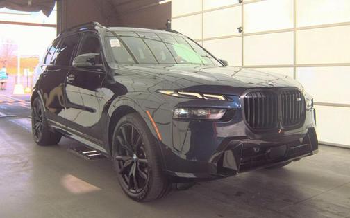 2023 BMW X7 M60i