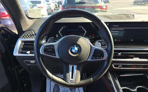 2023 BMW X7 M60i