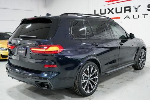2022 BMW X7 M50i