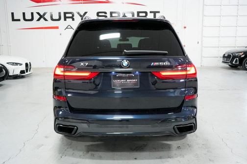 2022 BMW X7 M50i