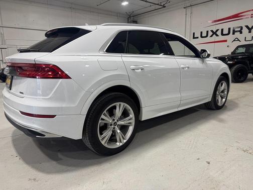 2023 Audi Q8 55 Premium