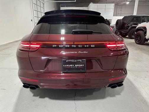 2018 Porsche Panamera Turbo