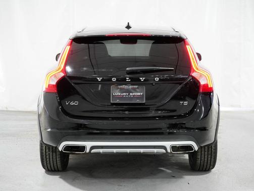 Black Stone 2015 Volvo V60 Cross Country T5 Platinum