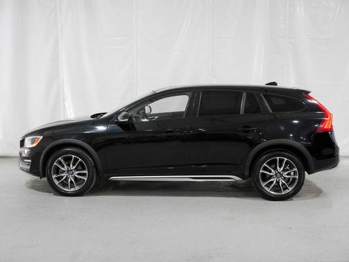 Black Stone 2015 Volvo V60 Cross Country T5 Platinum