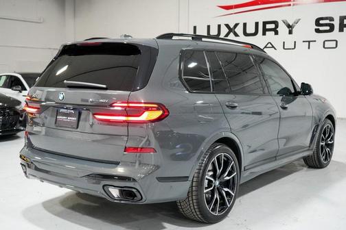 2025 BMW X7 xDrive40i
