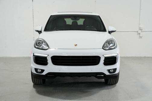 2015 Porsche Cayenne Cayenne