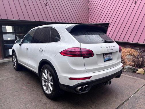 2015 Porsche Cayenne Cayenne