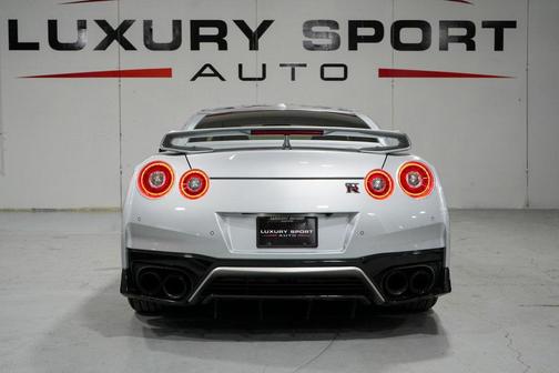 2020 Nissan GT-R Premium Dual-clutch 6-Speed Transmission