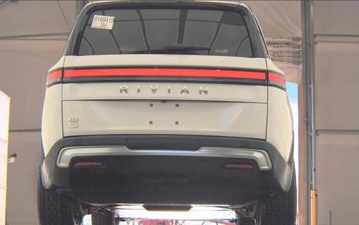 2023 Rivian R1S Adventure