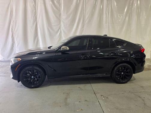 Black Sapphire Metallic 2020 BMW X6 M50i