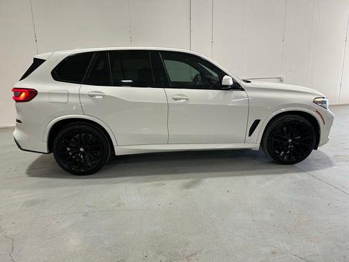 2020 BMW X5 M50i