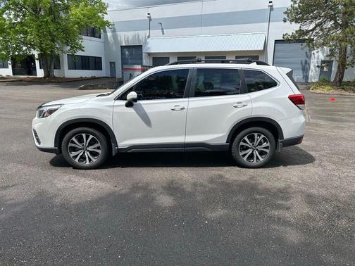 Crystal White Pearl 2020 Subaru Forester Limited