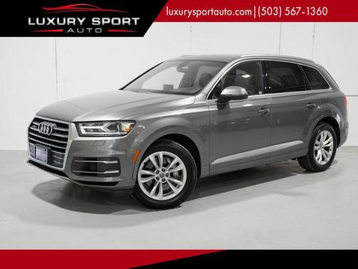 Graphite Gray Metallic 2017 Audi Q7 3.0T Premium