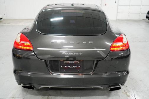 2013 Porsche Panamera 4 Platinum Edition