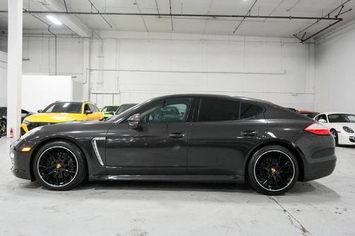 2013 Porsche Panamera 4 Platinum Edition