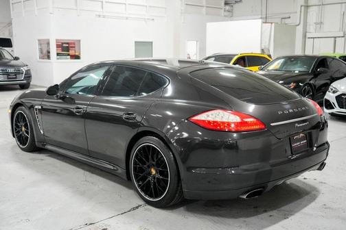 2013 Porsche Panamera 4 Platinum Edition