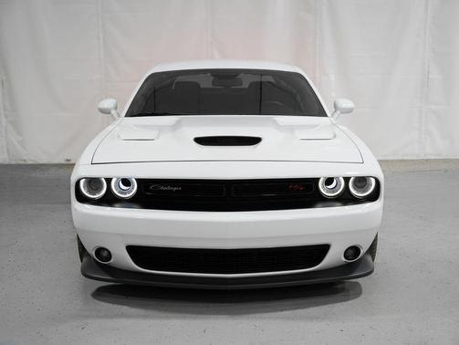 White Knuckle Clearcoat 2019 Dodge Challenger R/T Scat Pack