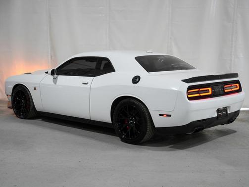 White Knuckle Clearcoat 2019 Dodge Challenger R/T Scat Pack