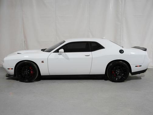 White Knuckle Clearcoat 2019 Dodge Challenger R/T Scat Pack