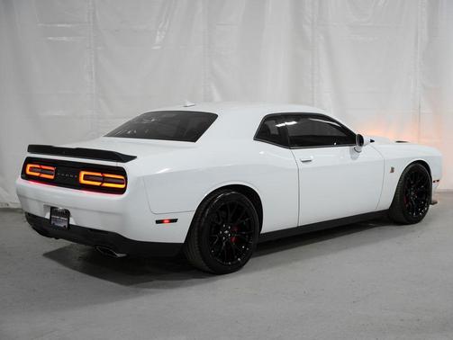 White Knuckle Clearcoat 2019 Dodge Challenger R/T Scat Pack