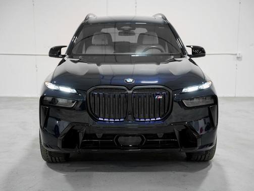 2024 BMW X7 M60i