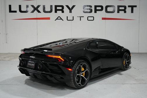 2022 Lamborghini Huracan EVO Coupe RWD