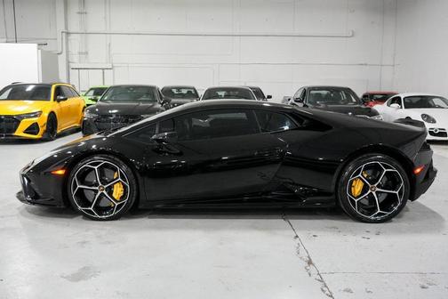 2022 Lamborghini Huracan EVO Coupe RWD