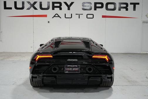 2022 Lamborghini Huracan EVO Coupe RWD