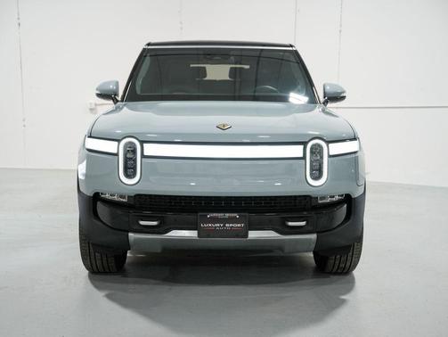 El Cap Granite 2024 Rivian R1S Adventure Quad Motor Large Pack