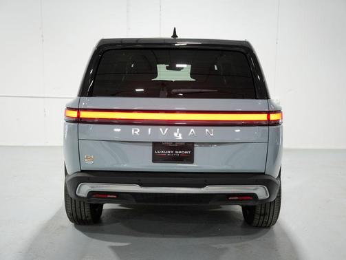 El Cap Granite 2024 Rivian R1S Adventure Quad Motor Large Pack