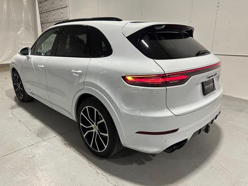 2023 Porsche Cayenne GTS