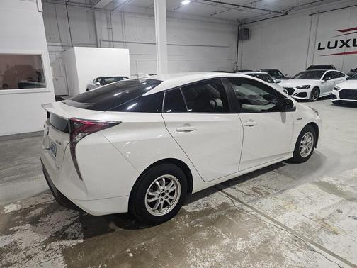 2018 Toyota Prius One