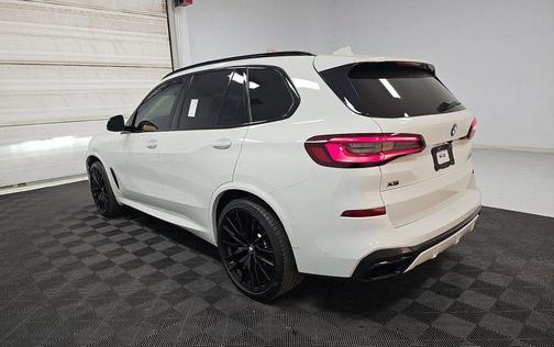 2022 BMW X5 M50i
