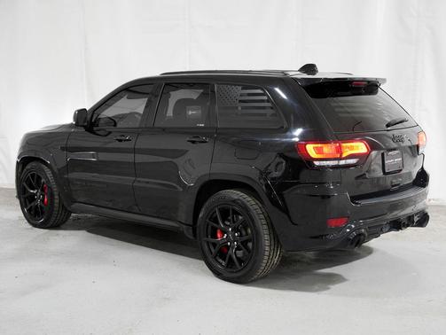 Diamond Black Crystal Pearlcoat 2019 Jeep Grand Cherokee SRT