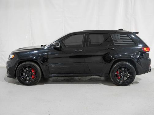 Diamond Black Crystal Pearlcoat 2019 Jeep Grand Cherokee SRT