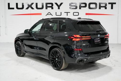 2025 BMW X5 M60i