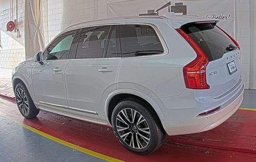 2025 Volvo XC90 Plug-In Hybrid T8 Plus 7-Seater