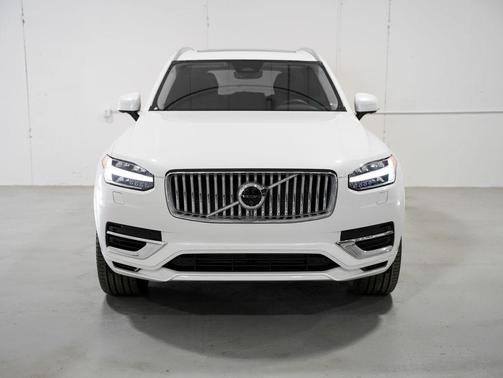 2025 Volvo XC90 Plug-In Hybrid T8 Plus 7-Seater