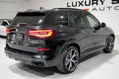 2022 BMW X5 M50i