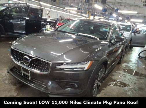 2025 Volvo V60 Cross Country Plus, B5 AWD Gas (mild hybrid)